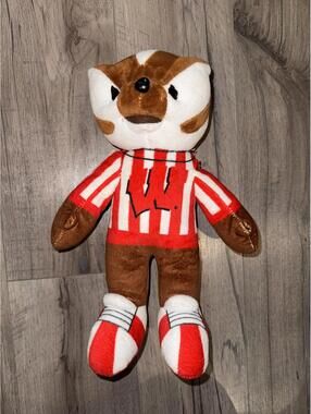 Pennington Bucky Badger University of Wisconsin UW Plush Stuffed Animal Mascot